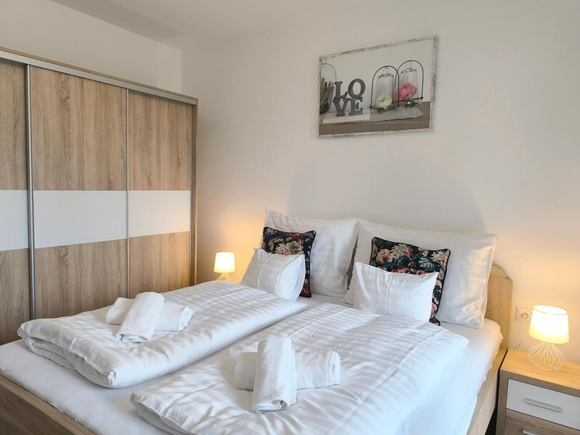Helikon Terrace Susanne Apartment Кестхей Экстерьер фото