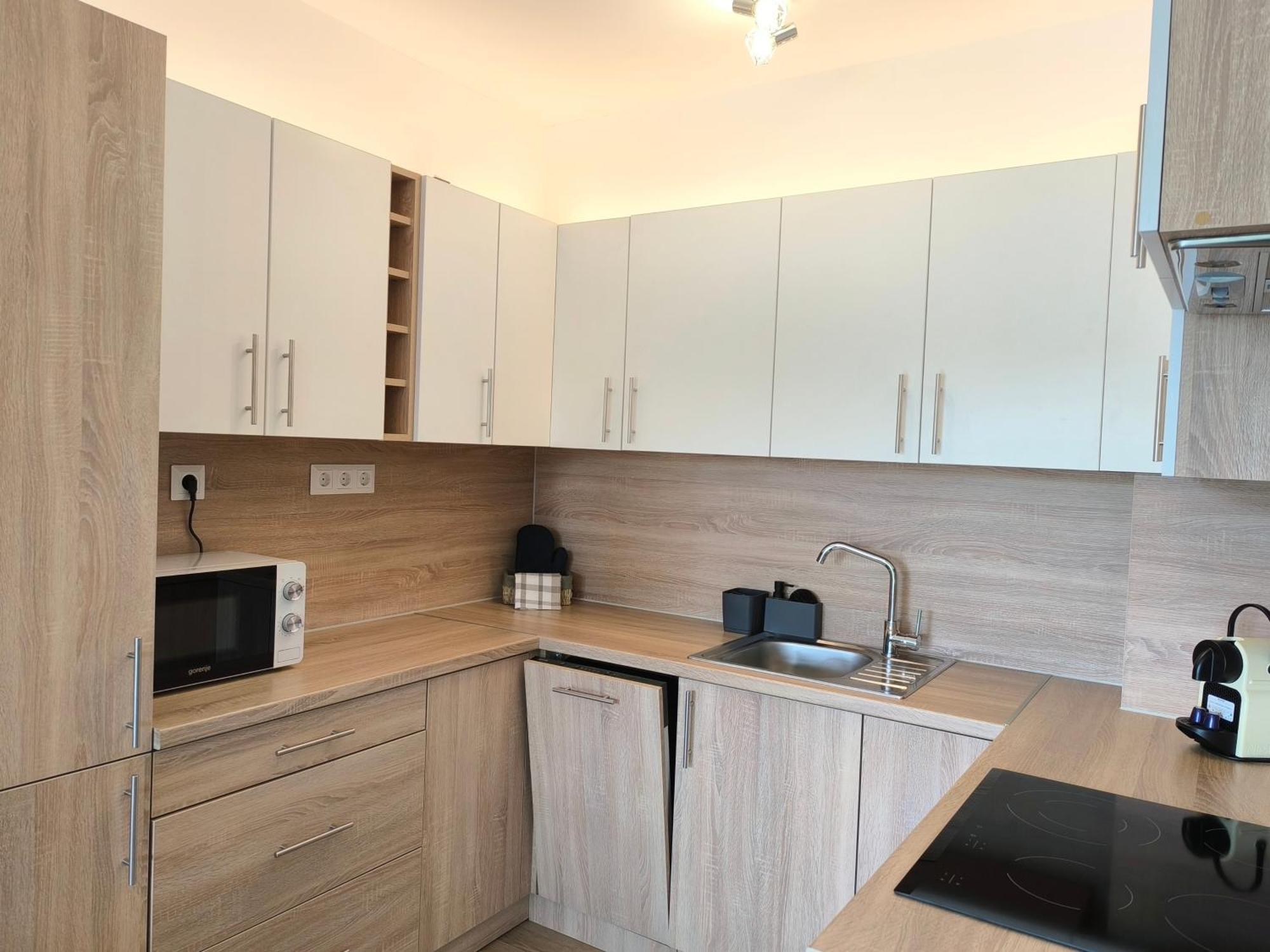 Helikon Terrace Susanne Apartment Кестхей Экстерьер фото