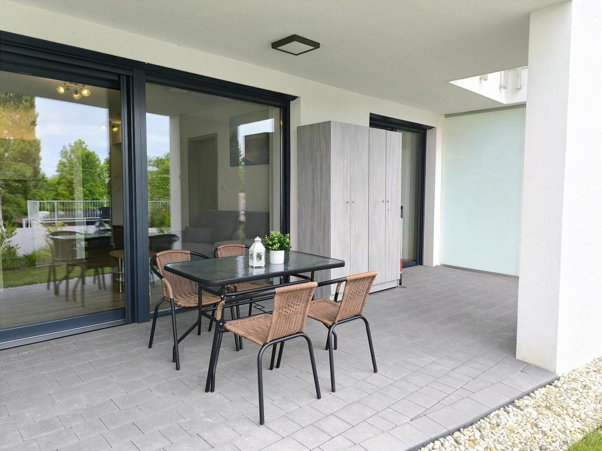 Helikon Terrace Susanne Apartment Кестхей Экстерьер фото