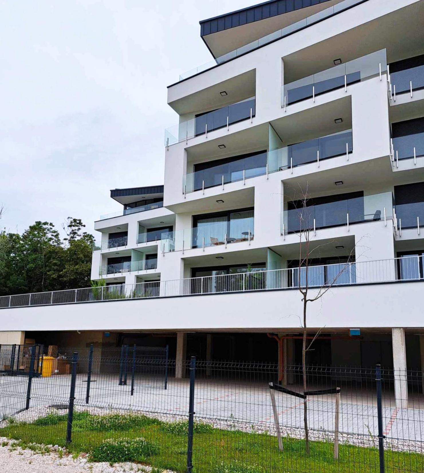 Helikon Terrace Susanne Apartment Кестхей Экстерьер фото